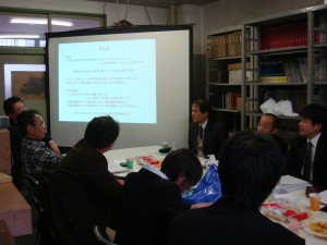 弘前大学教育学部で行われたミーティング