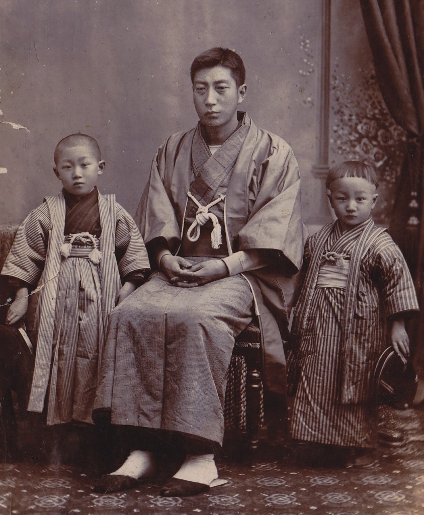 川口清吉さんと息子たち（左から賢吉さん、亮吉さん）